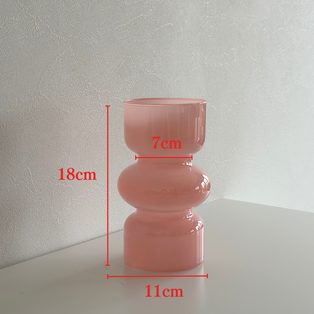 ピンクのフラワーベースのサイズ