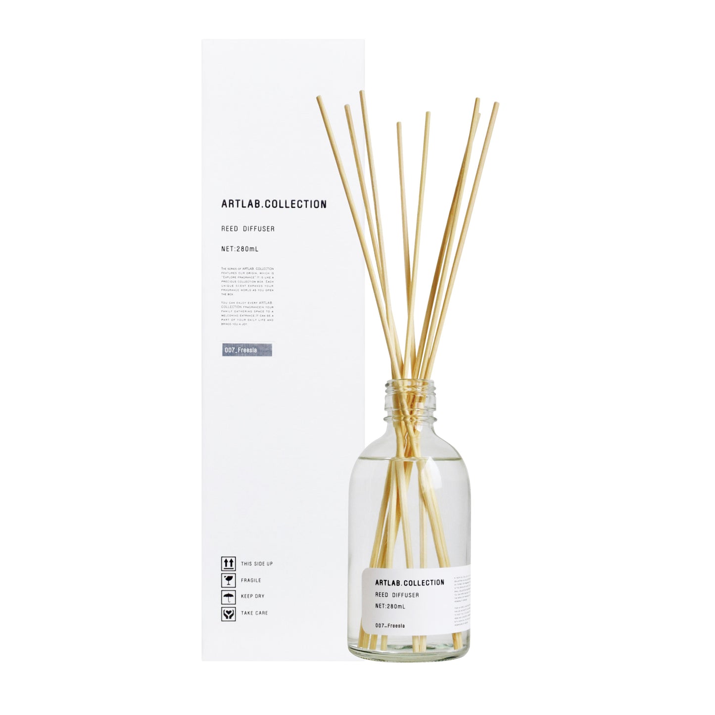 透明のボトルのリードディフューザー