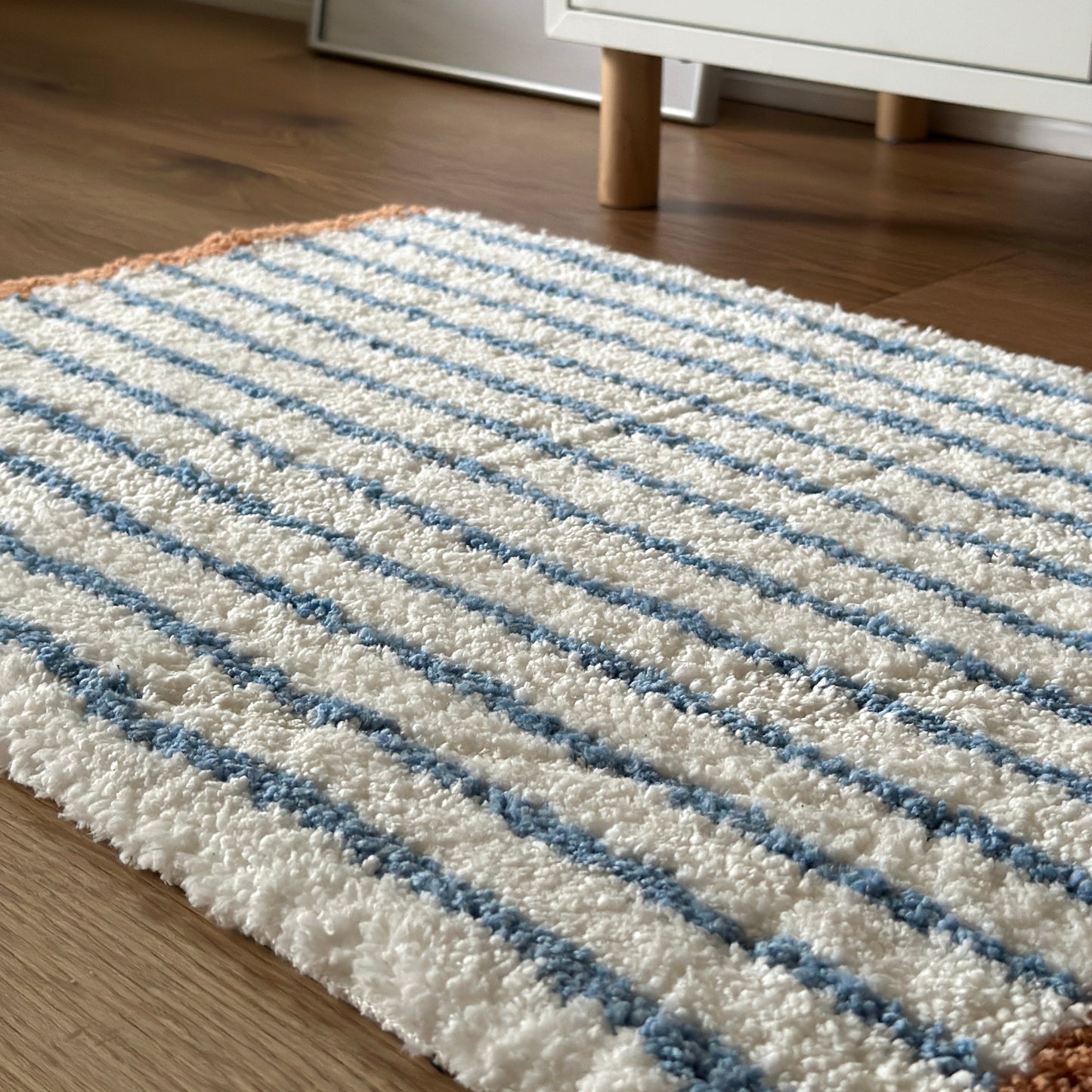 青と白のボーダーのミニラグ