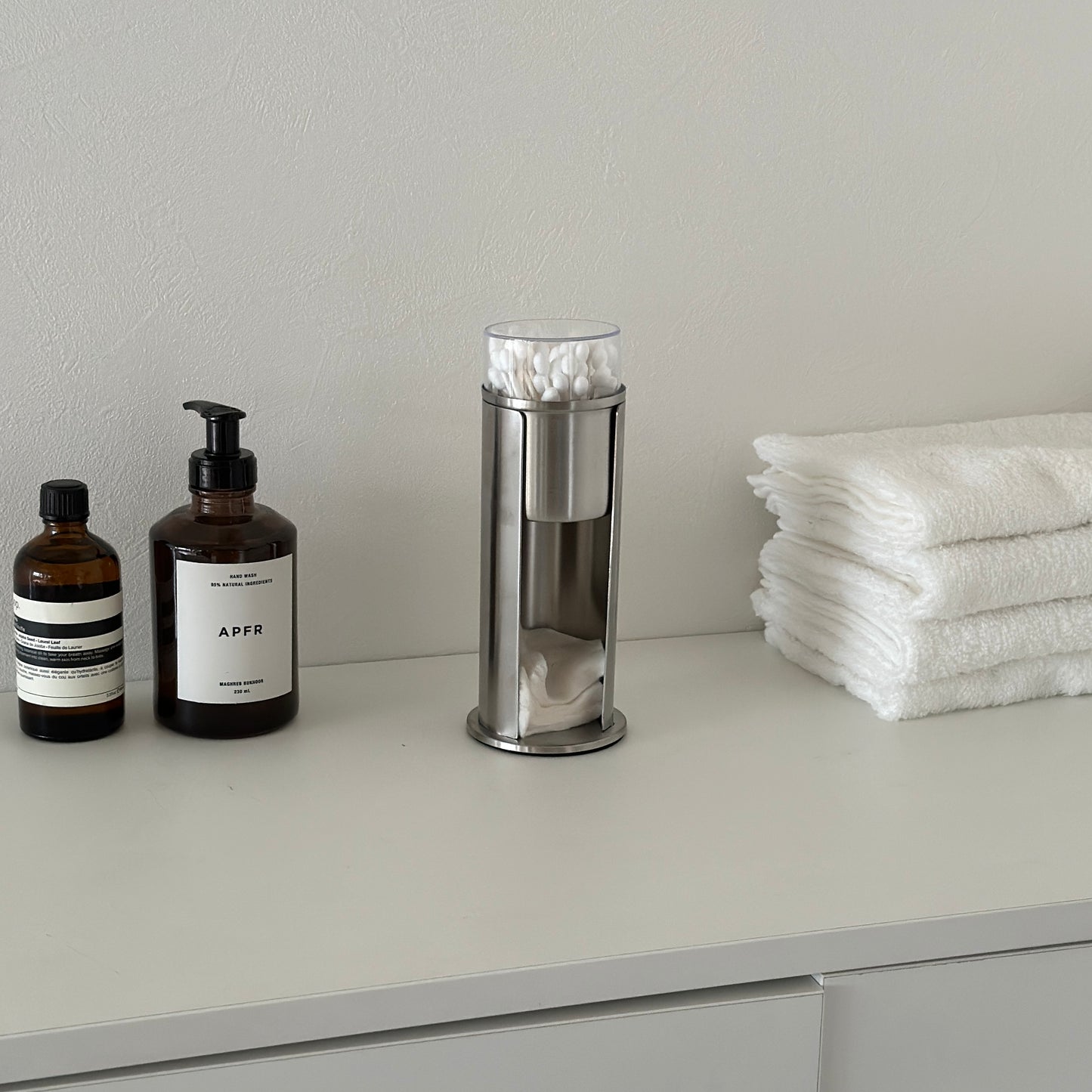 ステンレス素材のコットンと綿棒の縦型収納ケース