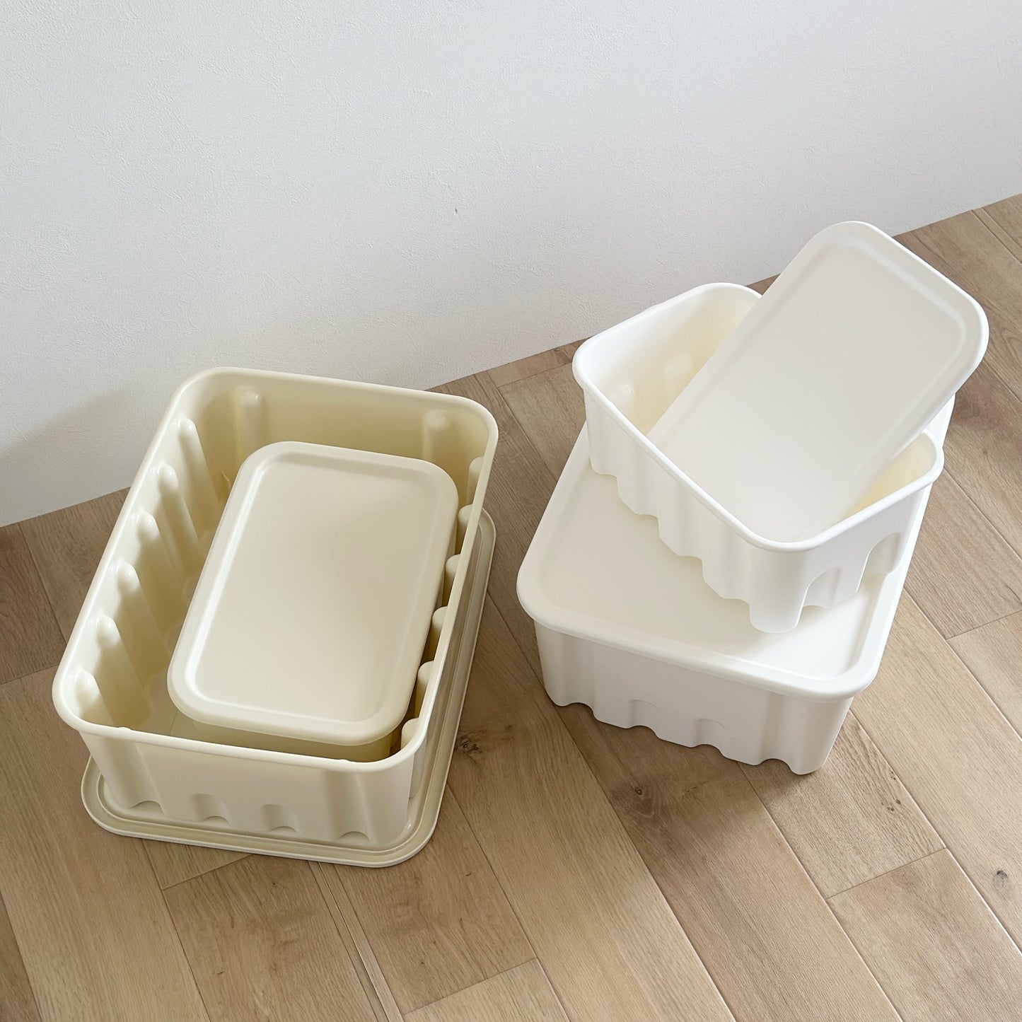 ペーパー風の収納ボックスが並んでいる様子