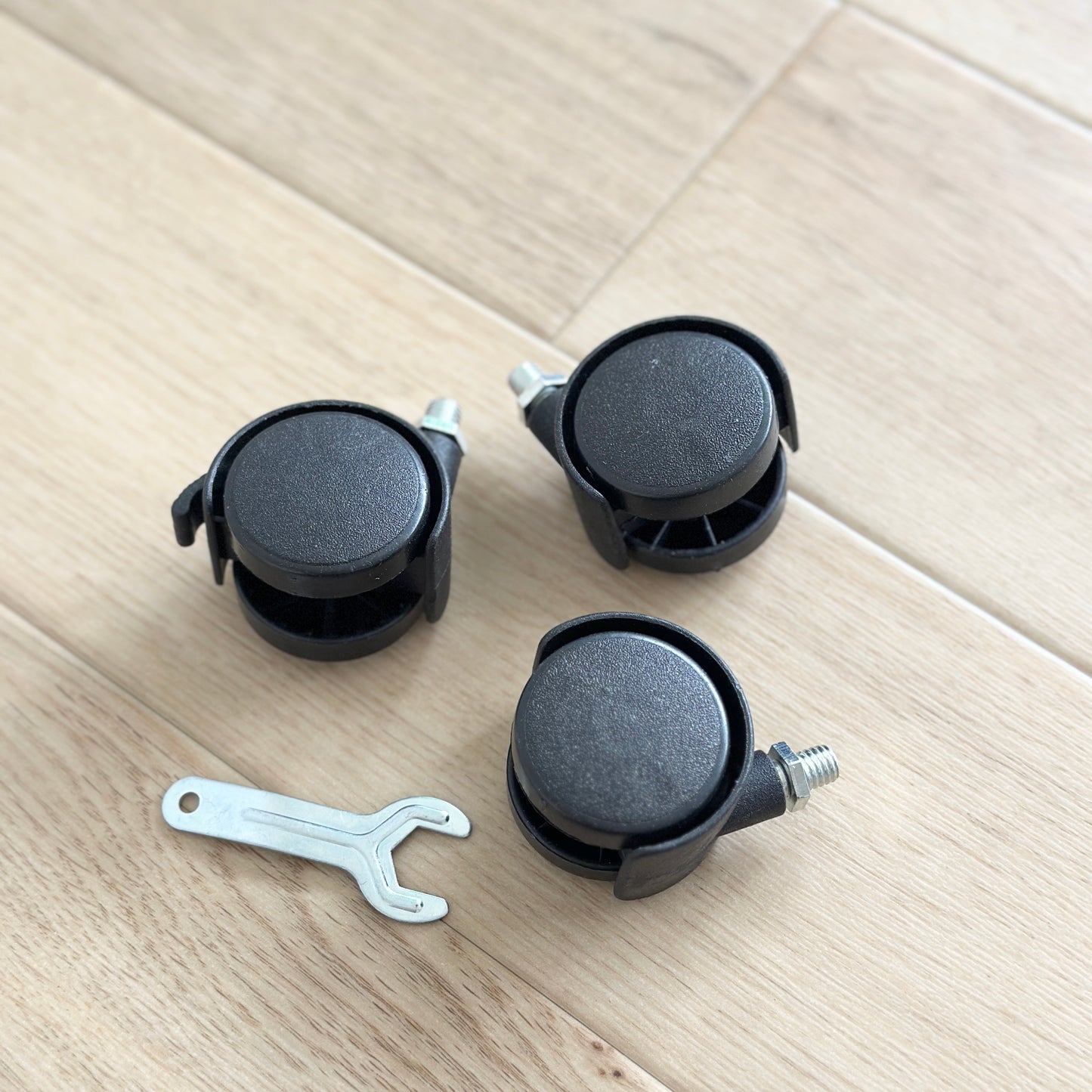 シルバーのメッシュワゴンのコマ