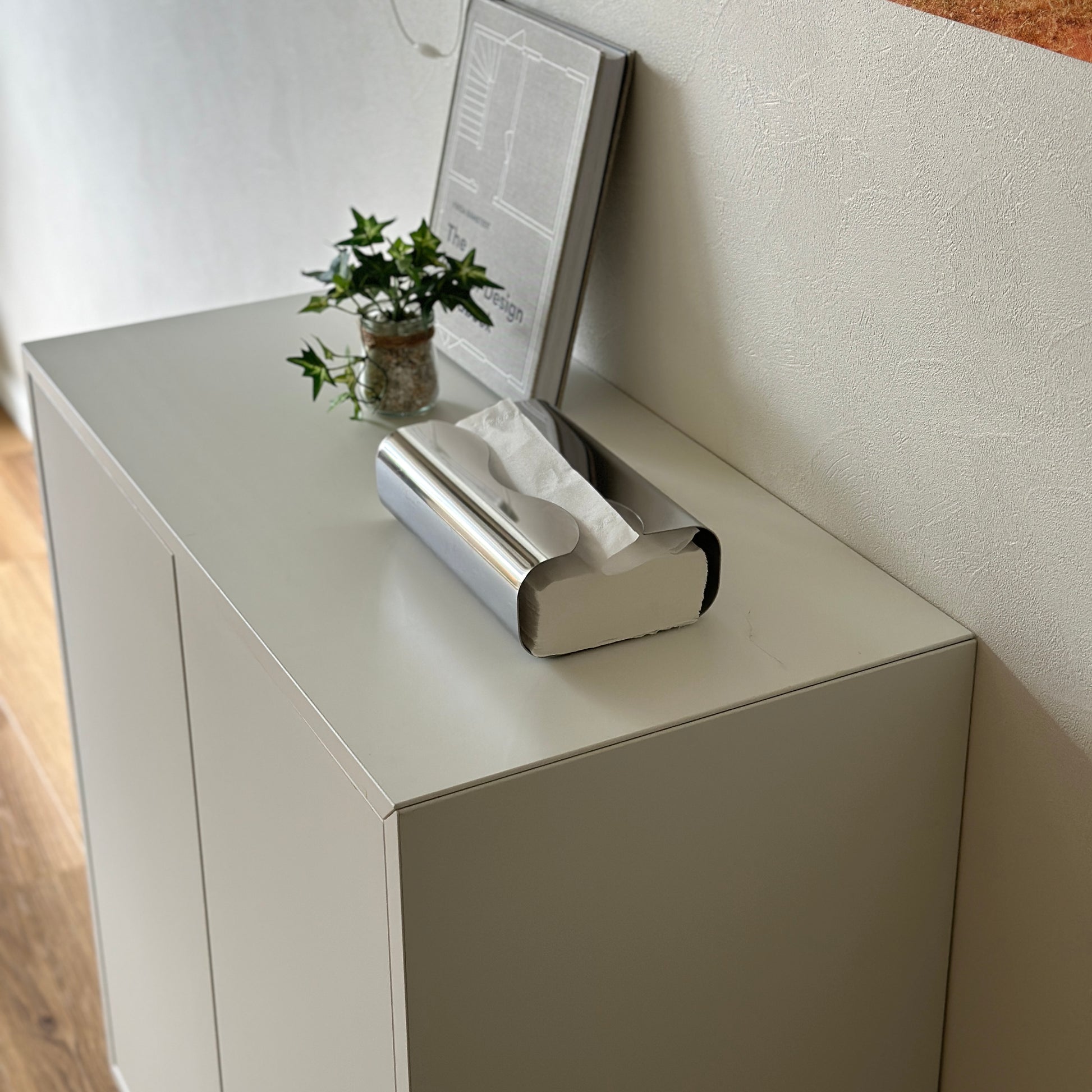 取り出し口がウェーブデザインのステンレス製ティッシュケース