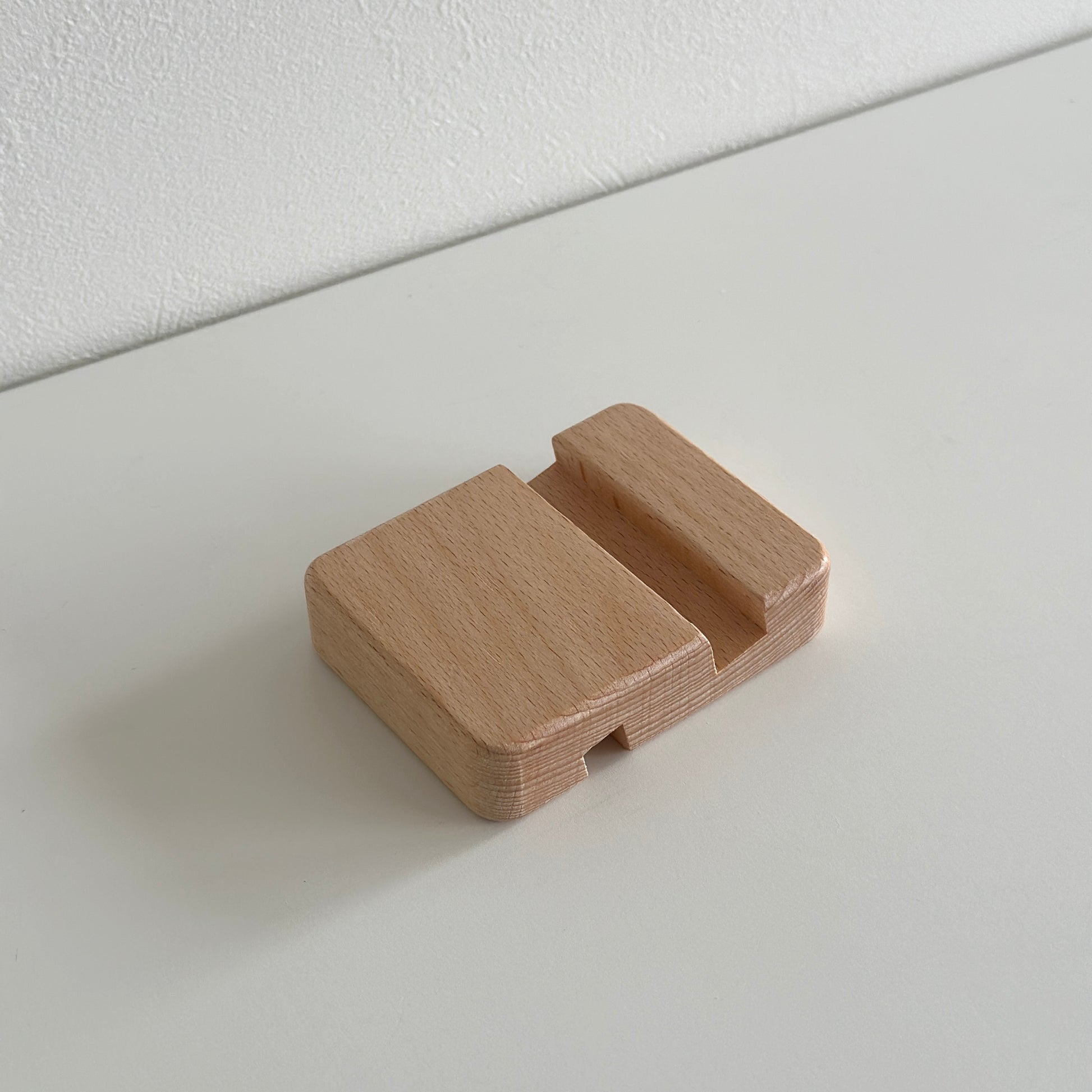 木製のスマホスタンド