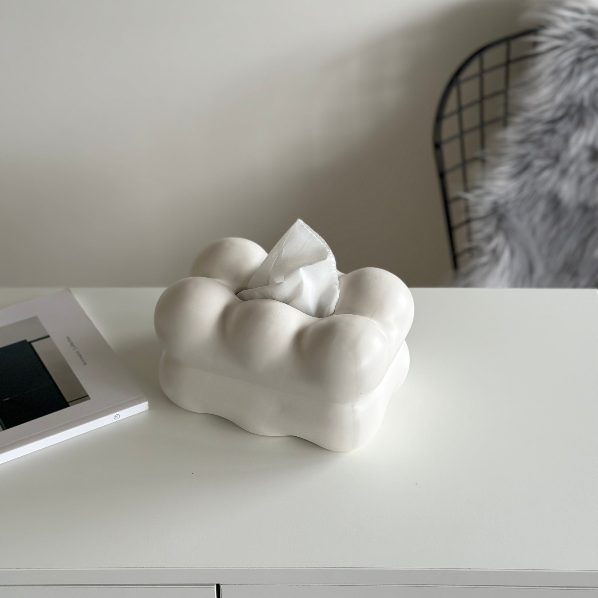 もくもくしたセラミック製の白いティッシュケース