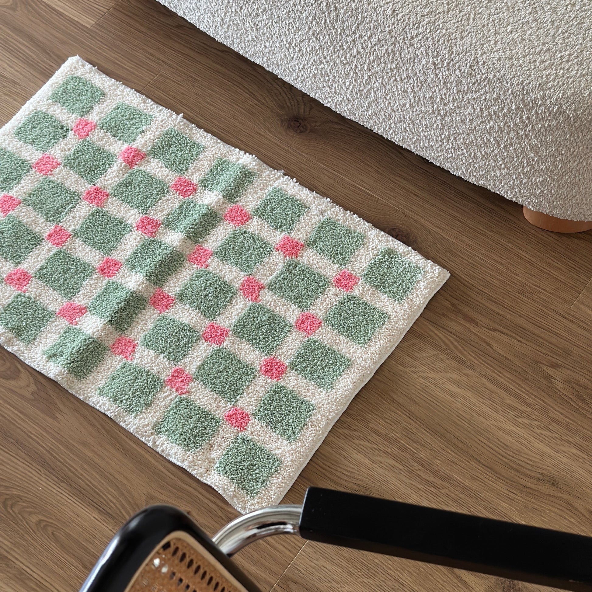 黄緑とピンクのスクエア柄のミニラグ