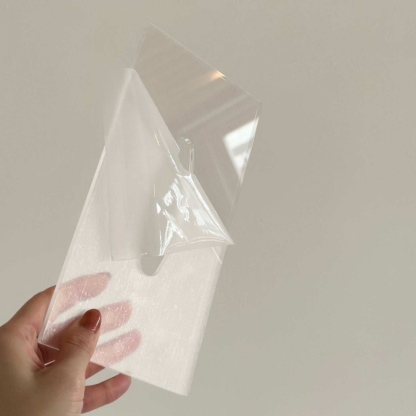 長方形のティッシュのクリアな蓋