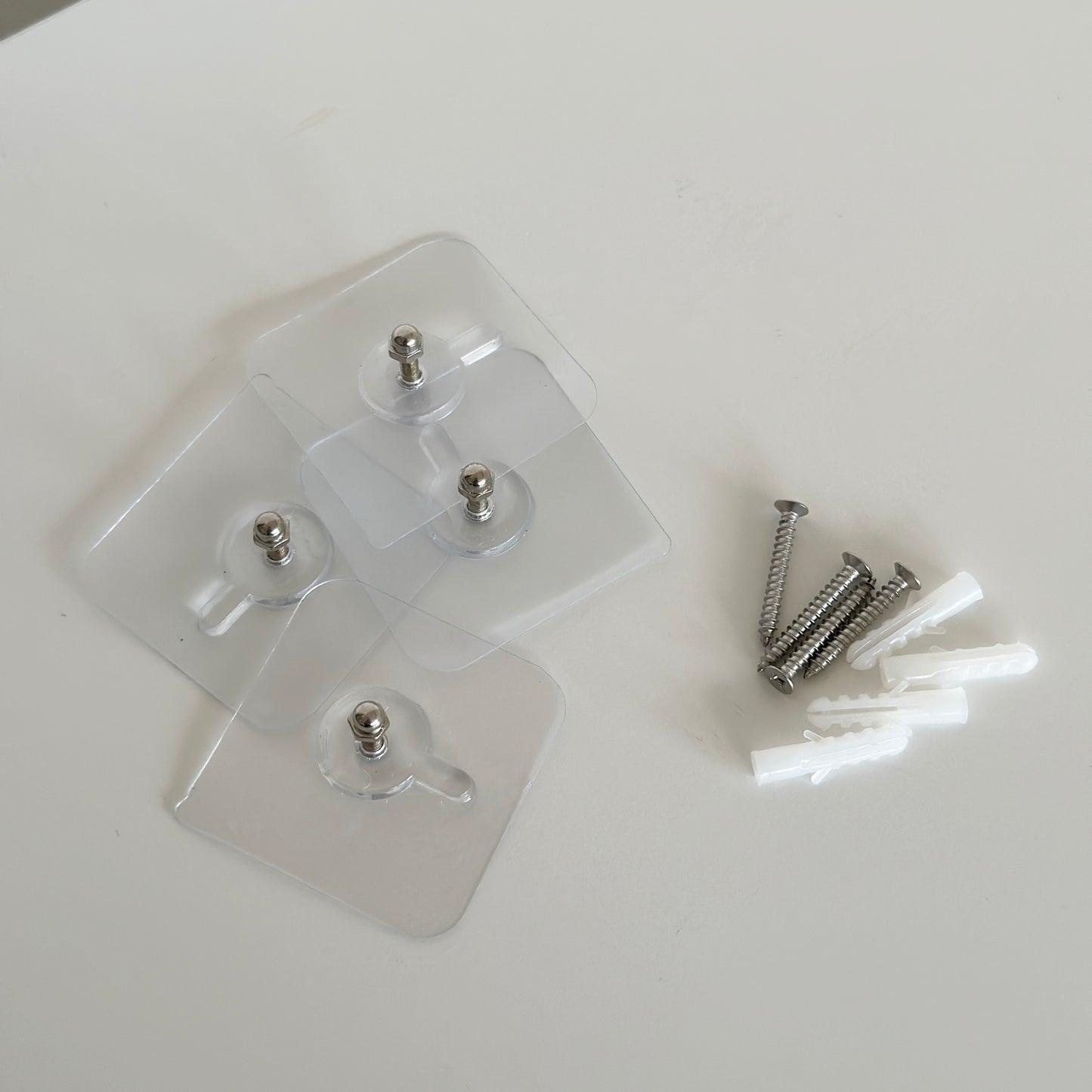 ウォールオーガナイザーを壁にかけるときに必要なネジ