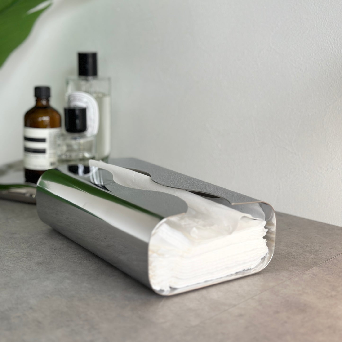 取り出し口がウェーブデザインのステンレス製ティッシュケース