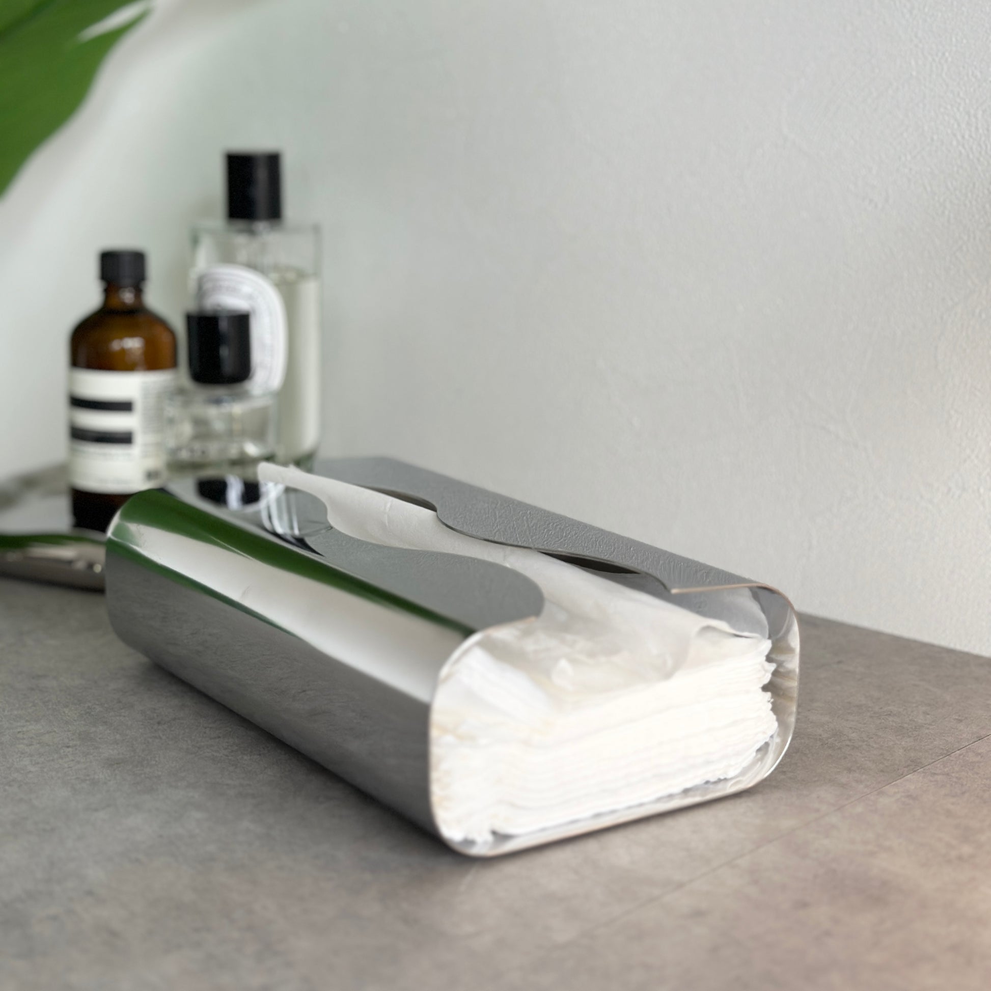 取り出し口がウェーブデザインのステンレス製ティッシュケース