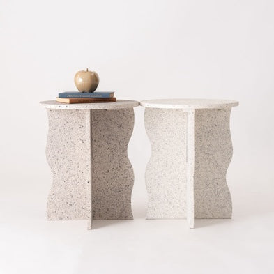 テラゾー柄のウェーブサイドテーブル