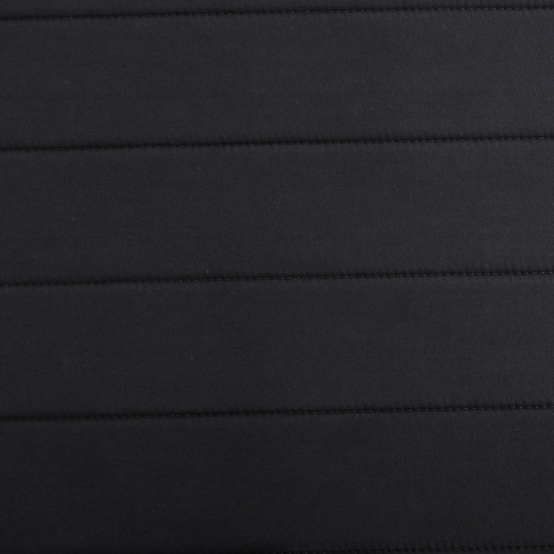 黒のマットレス一体型ベッドのマットレスのアップの写真