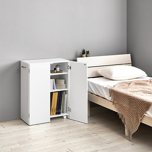 キャスター付きブックシェルフ