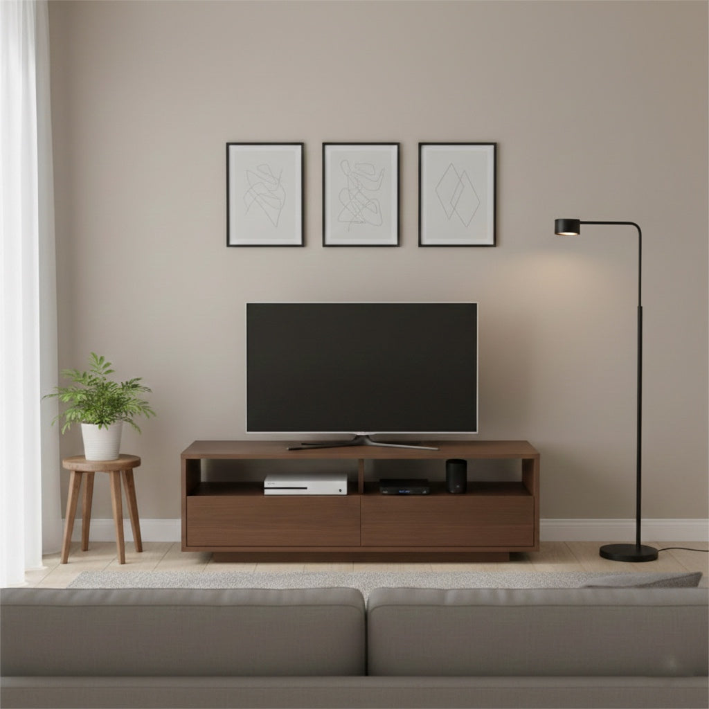 ブラウンの引き出し付きテレビボードを部屋に置いている様子