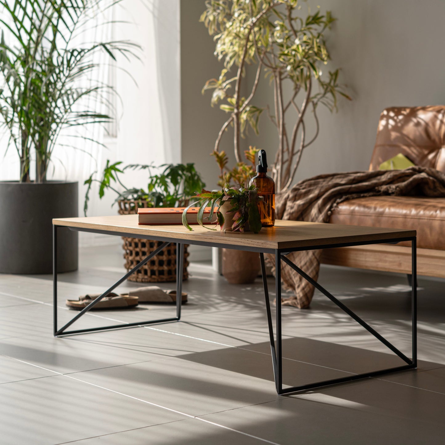 クローブリビングローテーブル