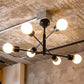 6つ電球が付いたシーリングライト
