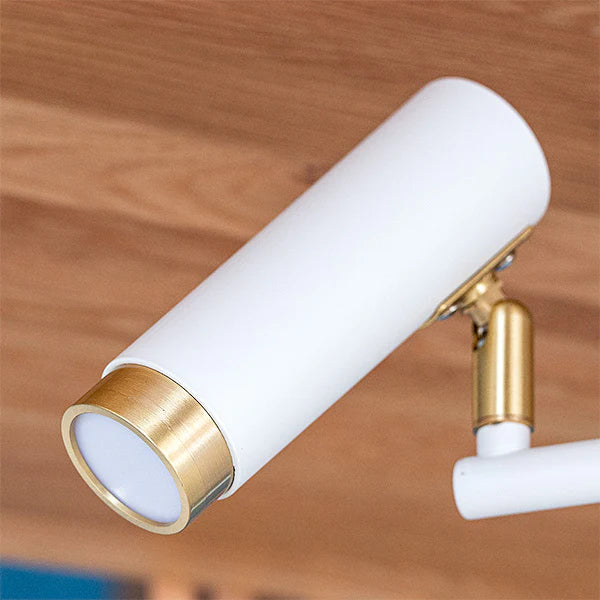 4つ電球がついたLEDシーリングライトの電球部分