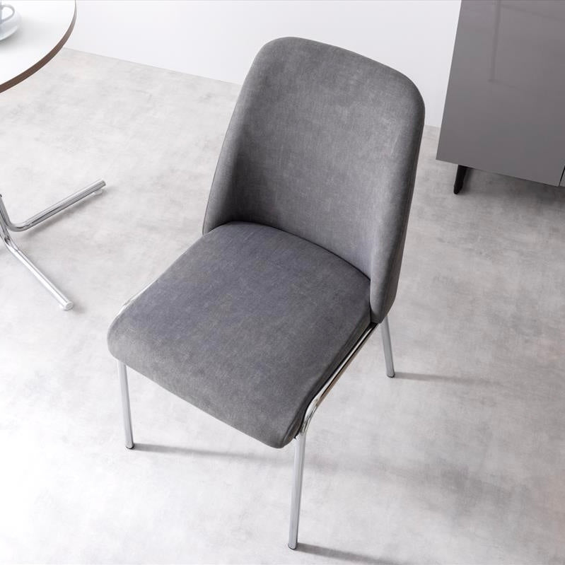 シルバー脚がお洒落なファブリック素材のチェアの座面部分