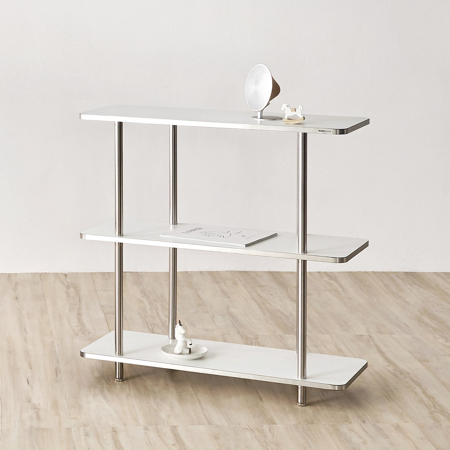 3段ホワイトのオープンシェルフ