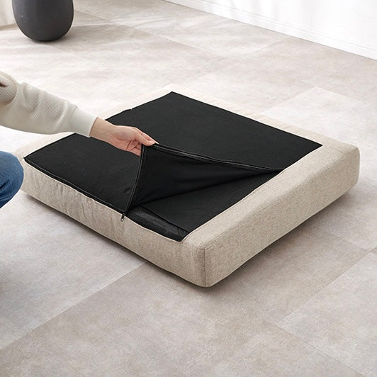 座面が広い2人掛けのソファの裏側
