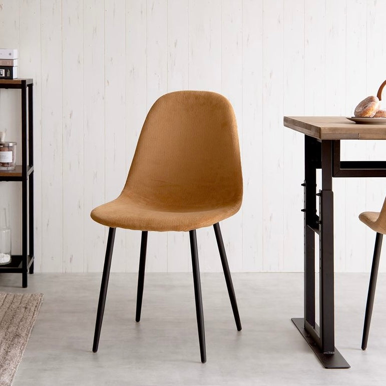 座面がコーデュロイ生地の椅子