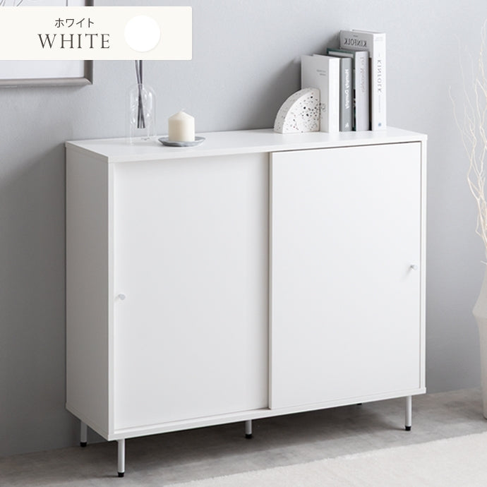 ホワイトカラーの扉がスライド式の棚