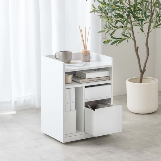 4つの収納スペースが付いたサイドテーブルにもなる収納ワゴン