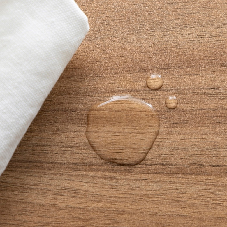 木目調脚付きキャビネット