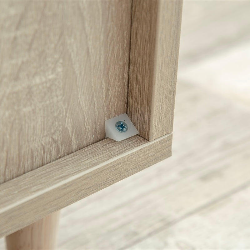 キャビネットの裏側の部品