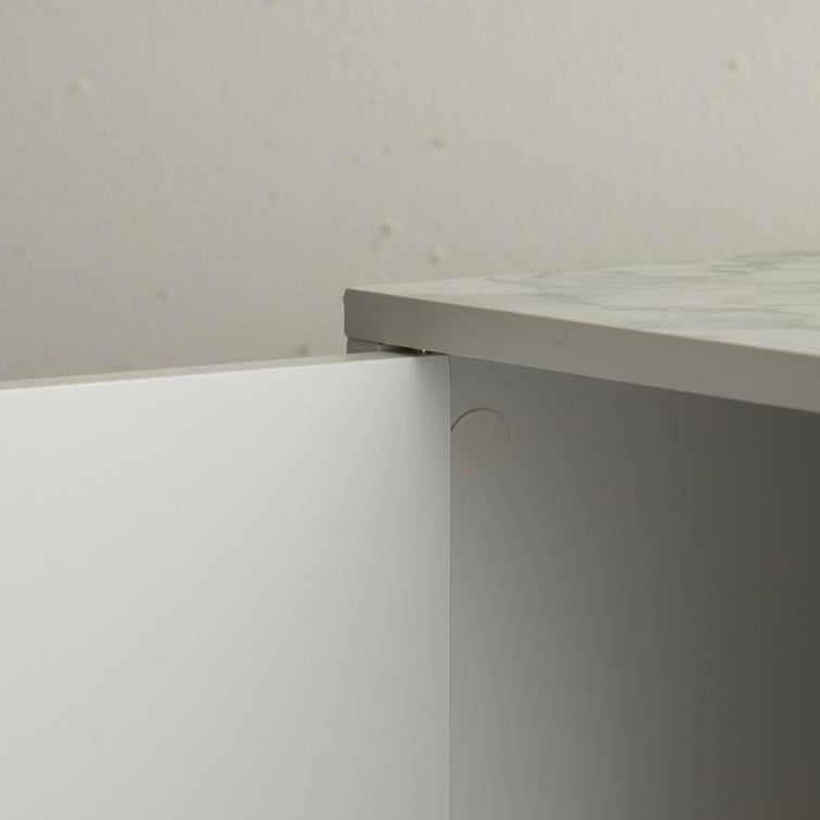 ゴールド脚付きキャビネット