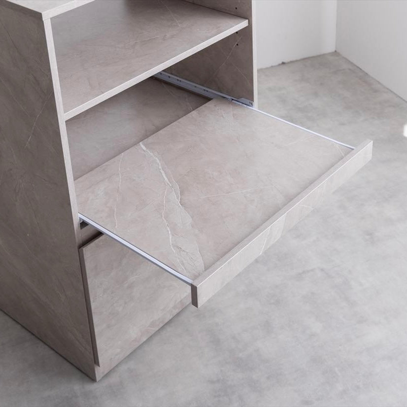 コンパクトなサイズ感のシンプルなキッチンラックの引き出し部分