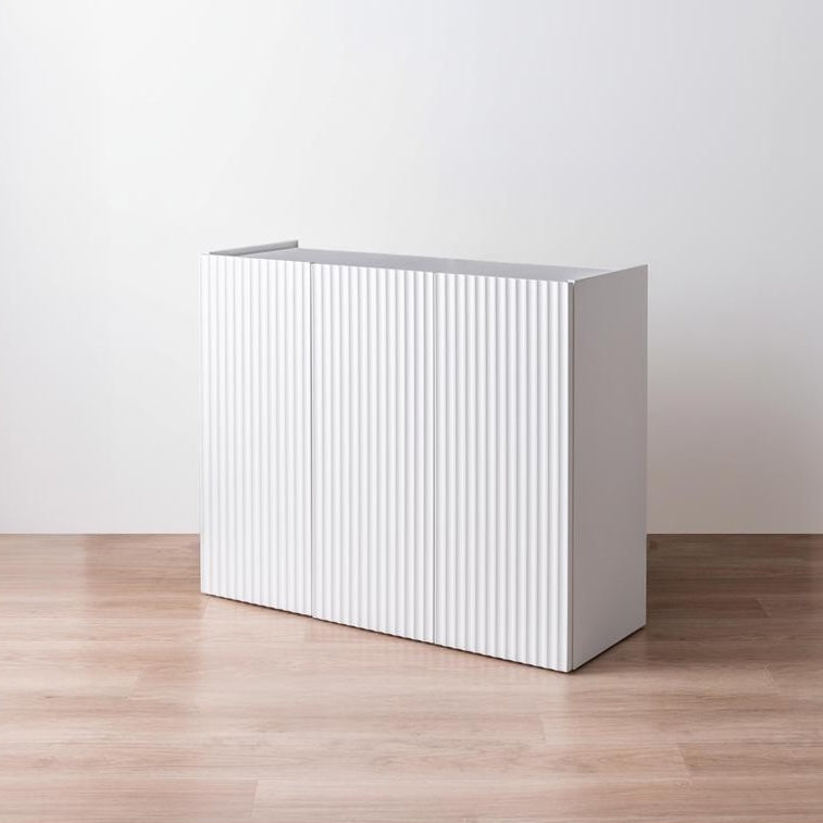 波型扉のホワイトのキャビネット