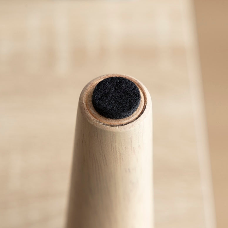 木目調脚付きキャビネット