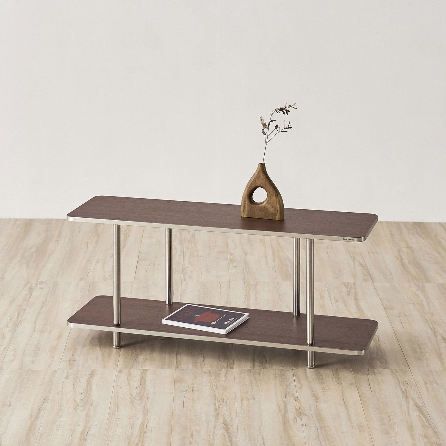 2段のブラウンのオープンシェルフ