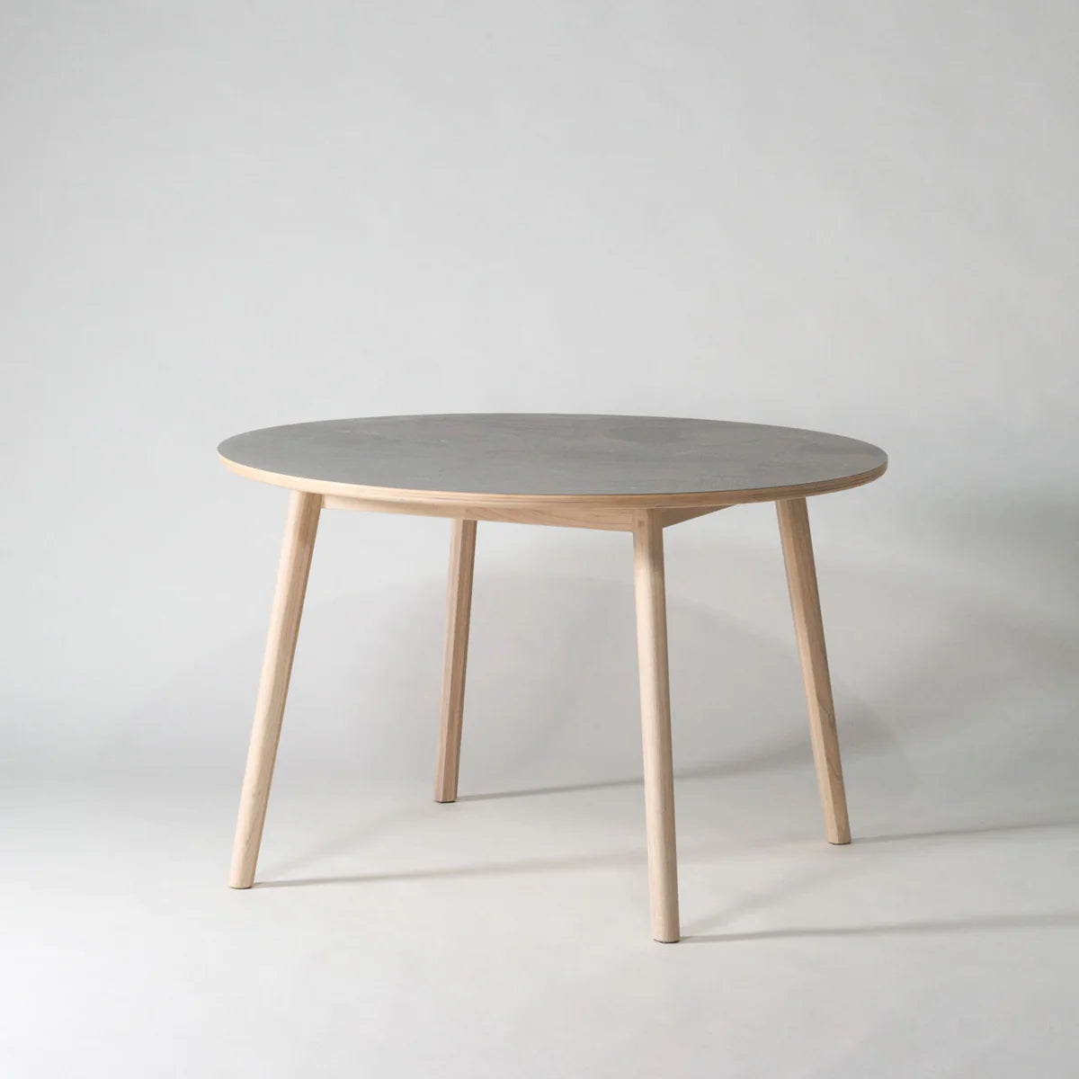 アーティークラウンドテーブル