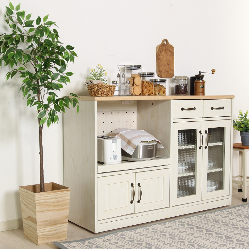 ダイビングにキッチンカウンターが置いてある様子