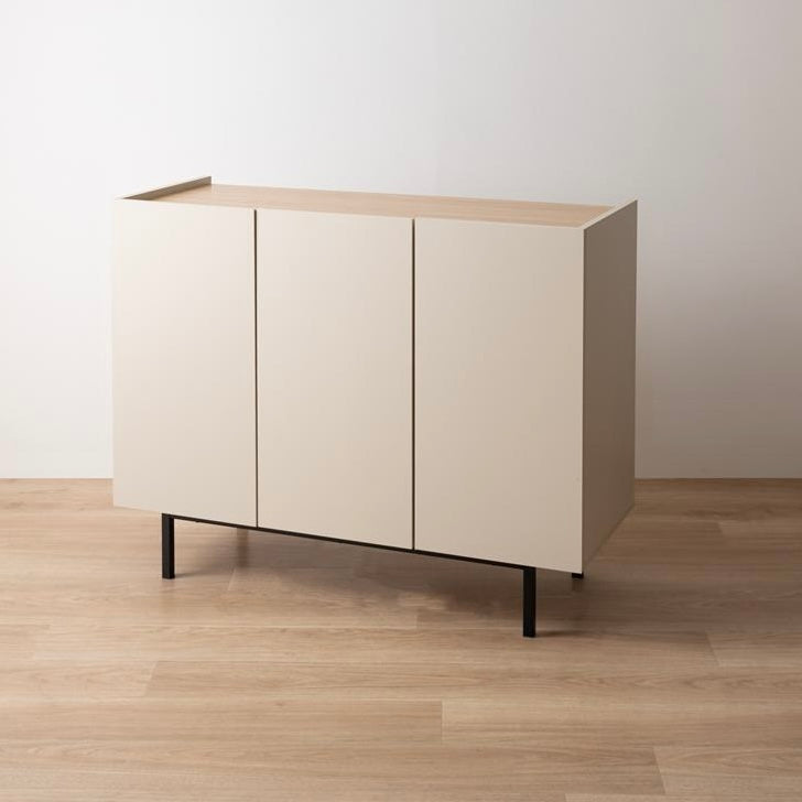 木目柄のバイカラーキャビネット