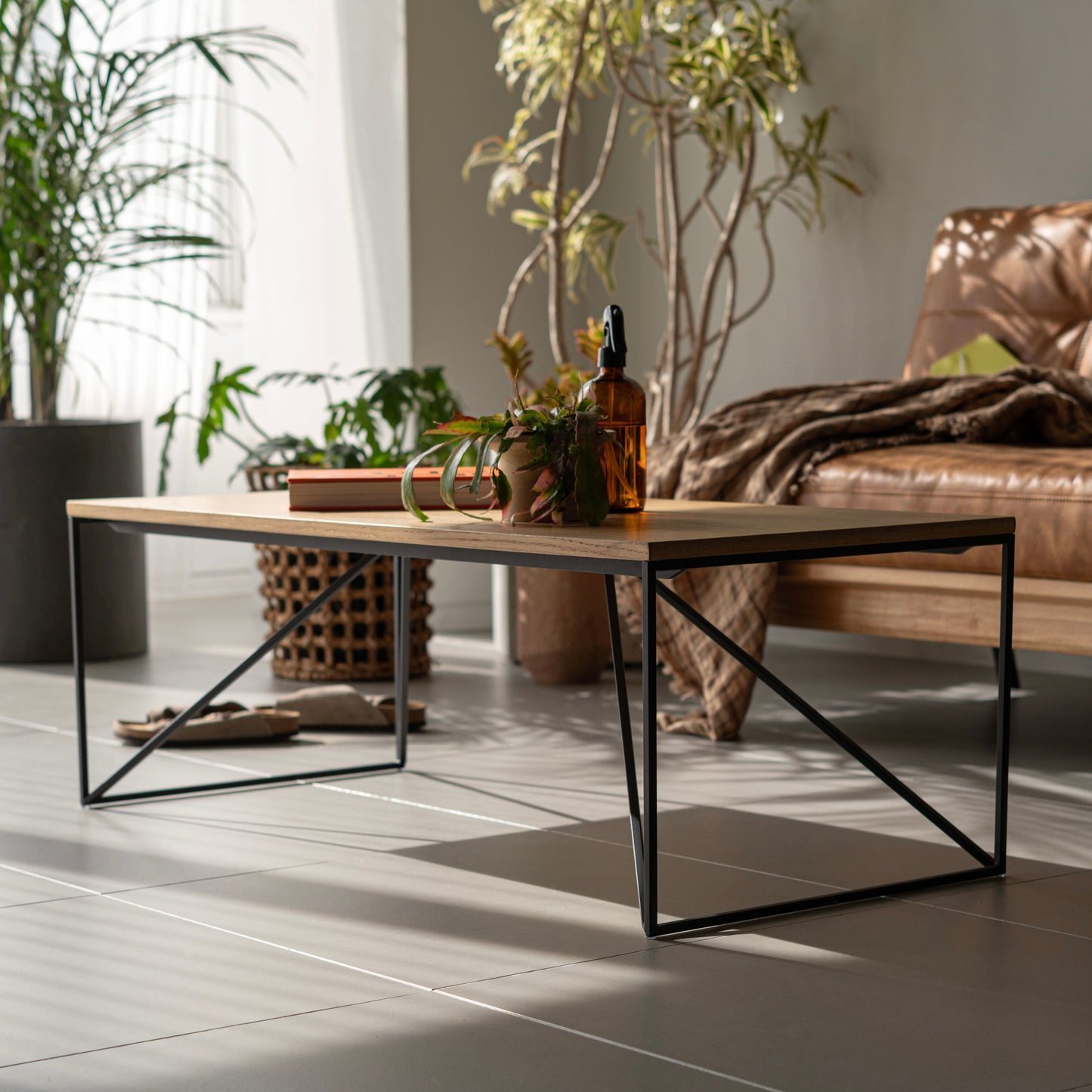 クローブリビングローテーブル