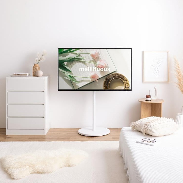 ホワイトのキャスター付きテレビスタンド