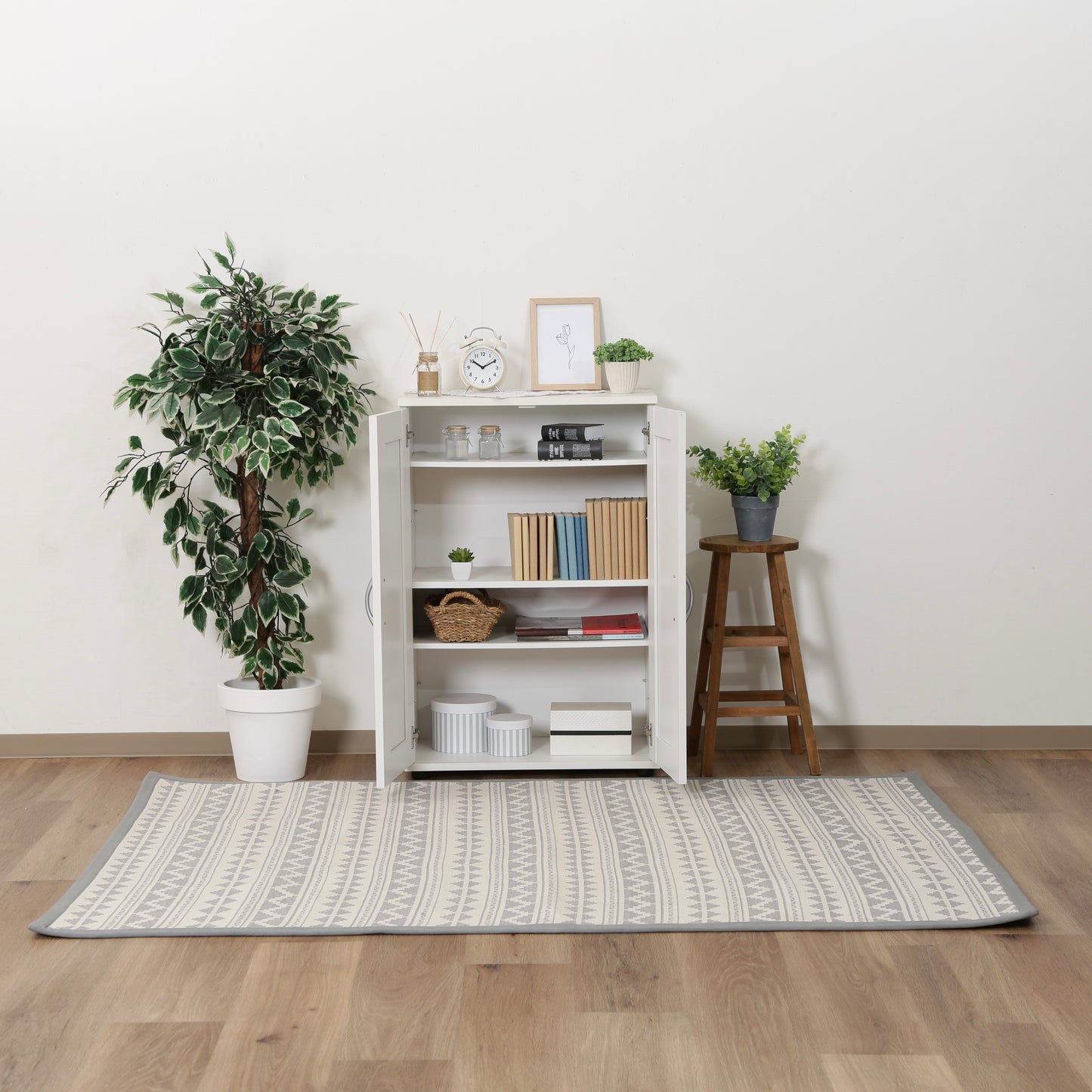 扉収納シューズラック