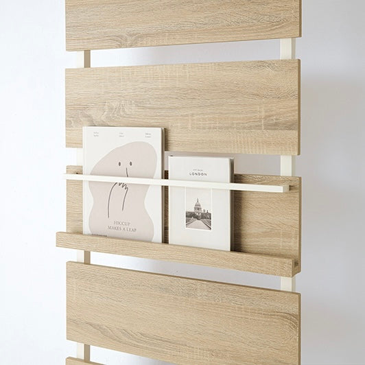 ナチュラルの突っ張りディスプレイラック