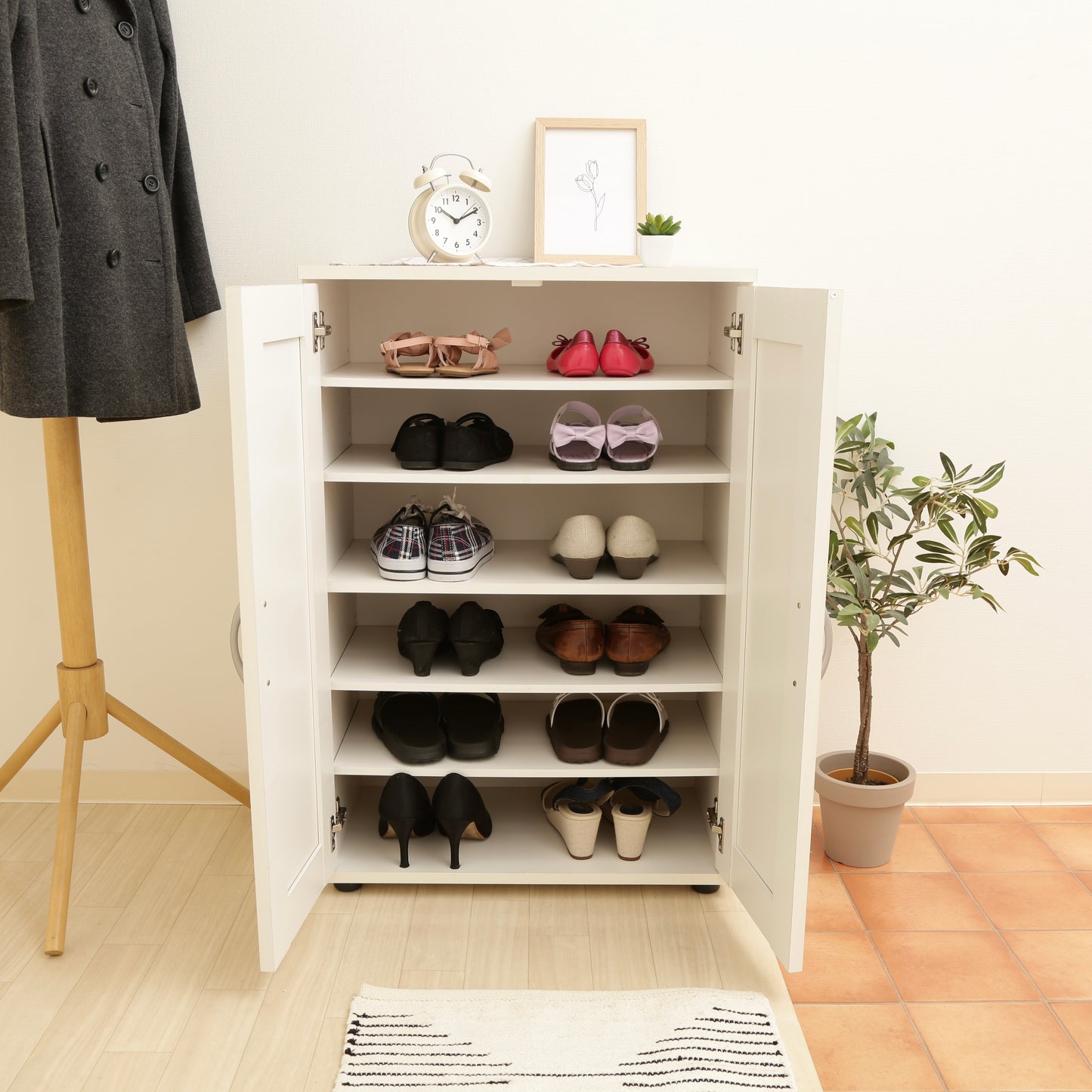 扉収納シューズラック