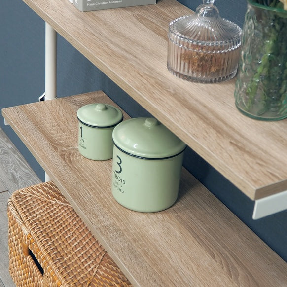 [幅90cm]突っ張りシェルフナチュラルに小物雑貨が置かれている様子