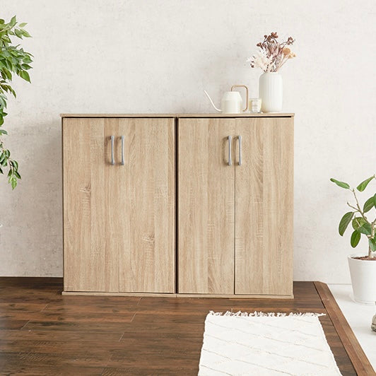 ホワイトのシューズラックが2つ並べて置かれている