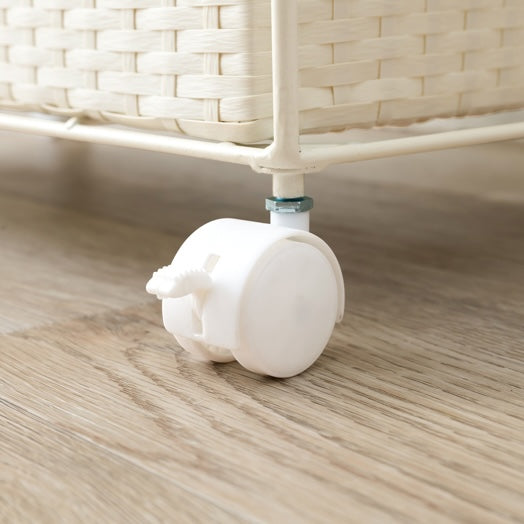 ダークブラウンの幅30cmのスリムな設計の引き出し収納のキャスターのアップ