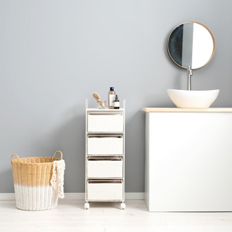 白の幅30cmのスリムな設計の引き出し収納が置いてある脱衣所