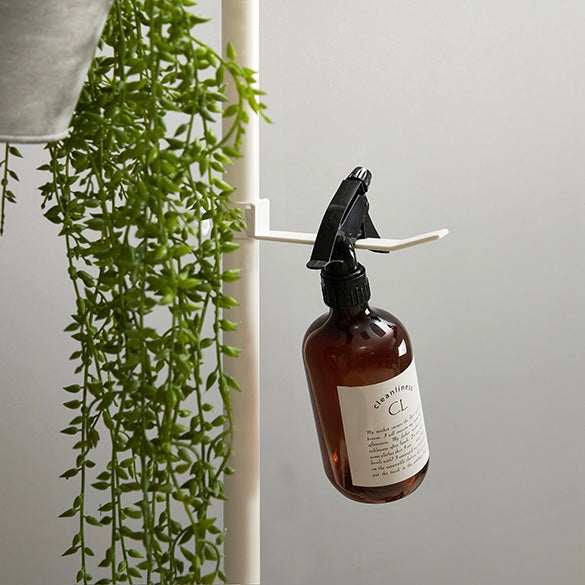 トレイ部分が丸型の突っ張りポールラック