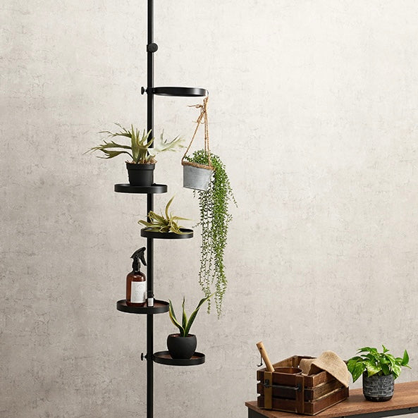 トレイ部分が丸型の突っ張りポールラック