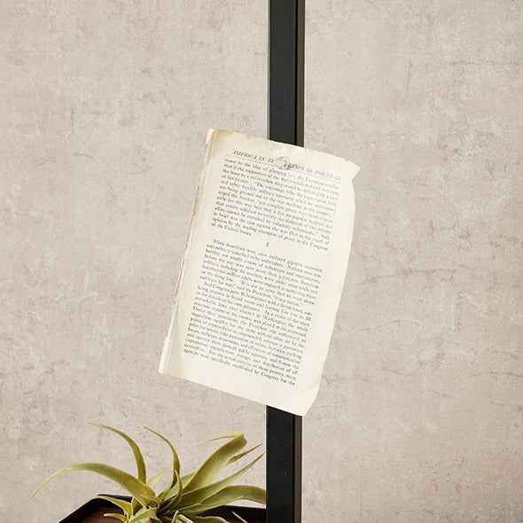 四角いトレイの突っ張りポールラック