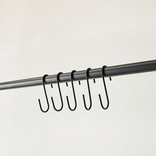 突っ張り伸縮ハンガーラック